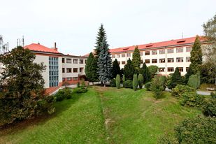Fotka uživatele Gymnázium Ivana Olbrachta Semily, Nad Špejcharem 574, Semily 513 01, CZE.
